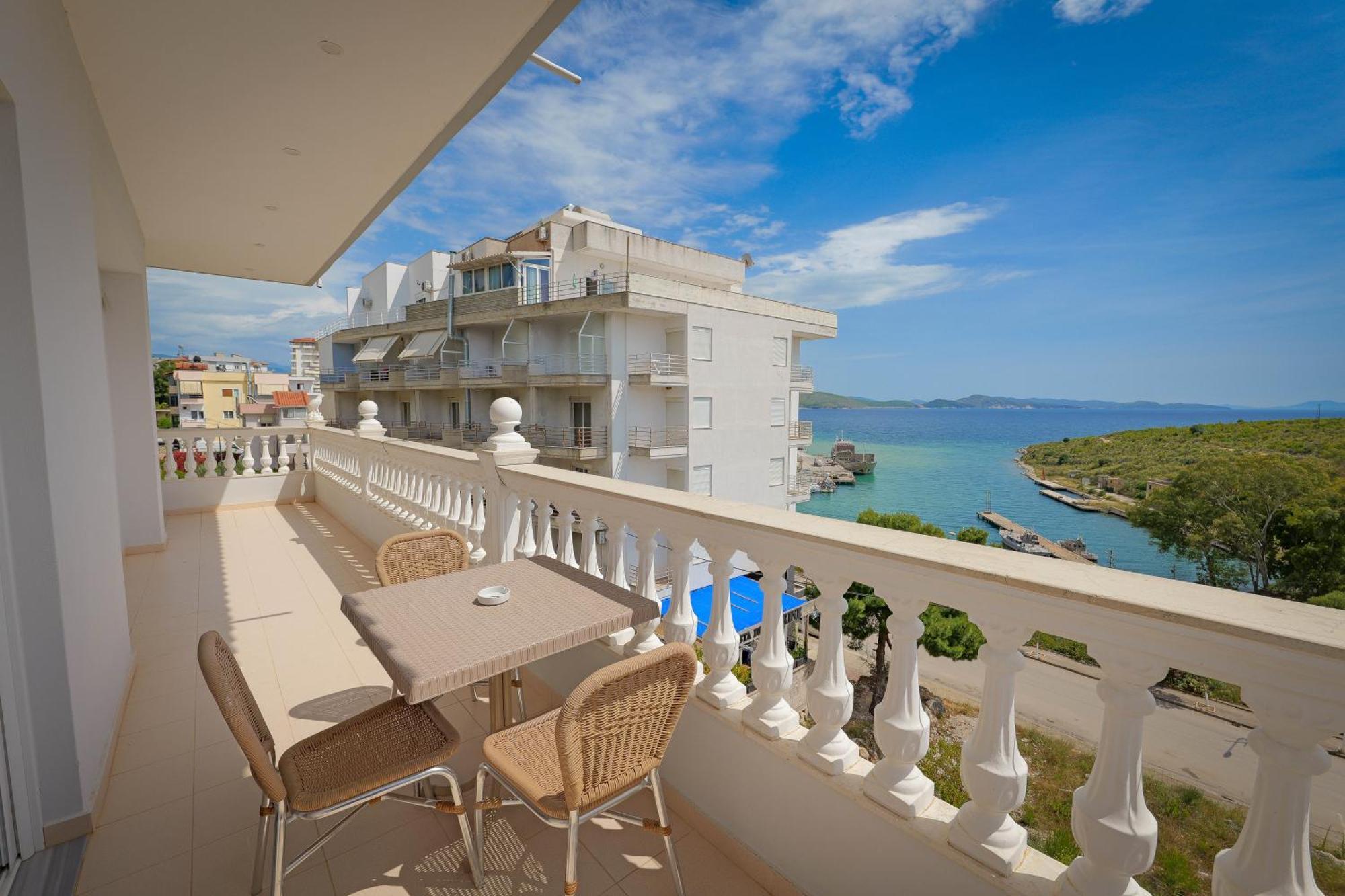 Vila Marina Apartments Sarandë Exterior foto